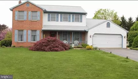 2 Mockingbird Dr, Denver, PA 17517