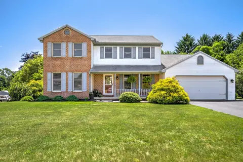2 Mockingbird Dr, Denver, PA 17517