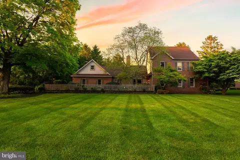 1334 Beaconfield Ln, Lancaster, PA 17601