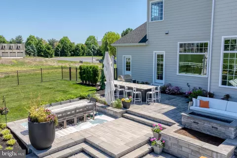 Exterior - 685 Fleetwood Dr, Lititz, PA 17543 photo 26 of 34