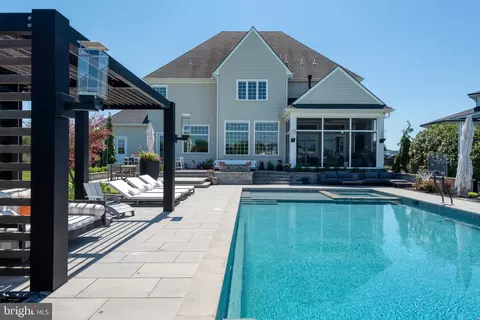 Exterior - 685 Fleetwood Dr, Lititz, PA 17543 photo 16 of 34