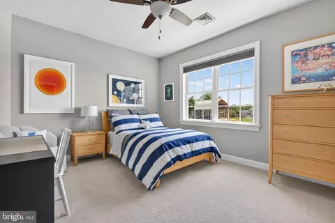 Bedroom - 685 Fleetwood Dr, Lititz, PA 17543 photo 4 of 10