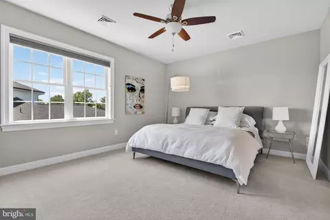 Bedroom - 685 Fleetwood Dr, Lititz, PA 17543 photo 5 of 10