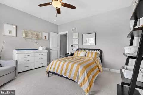 Bedroom - 685 Fleetwood Dr, Lititz, PA 17543 photo 8 of 10