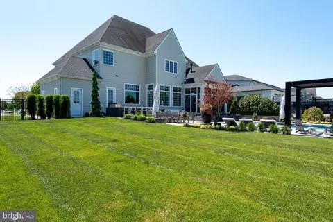Exterior - 685 Fleetwood Dr, Lititz, PA 17543 photo 24 of 34