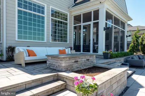 Exterior - 685 Fleetwood Dr, Lititz, PA 17543 photo 13 of 34