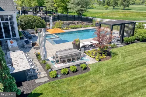 Exterior - 685 Fleetwood Dr, Lititz, PA 17543 photo 27 of 34