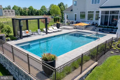 Exterior - 685 Fleetwood Dr, Lititz, PA 17543 photo 29 of 34