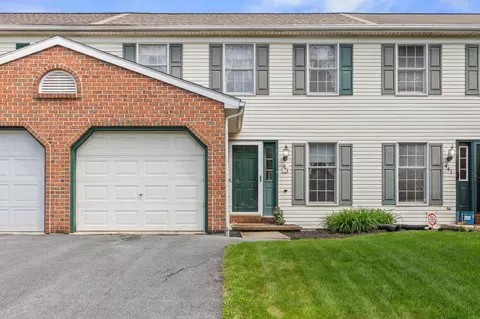 Exterior - 443 Crosswinds Dr, Lititz, PA 17543 photo 2 of 6