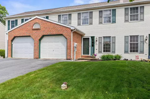 443 Crosswinds Dr, Lititz, PA 17543