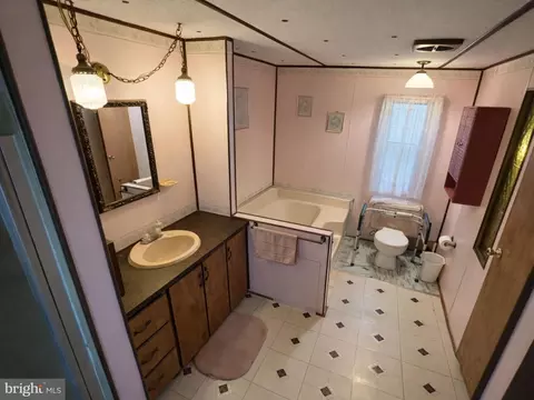 409 E 26 E Main St, Mountville, PA 17554 photo 8