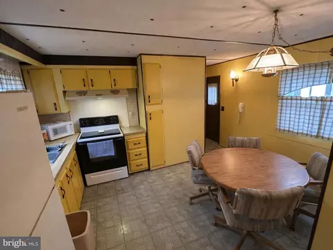 409 E 26 E Main St, Mountville, PA 17554 photo 5