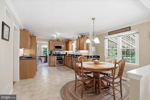 Kitchen - 9 Round House Dr, Lititz, PA 17543 photo 5 of 5
