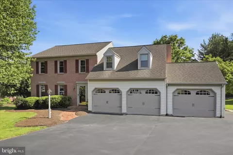 Exterior - 9 Round House Dr, Lititz, PA 17543 photo 4 of 17