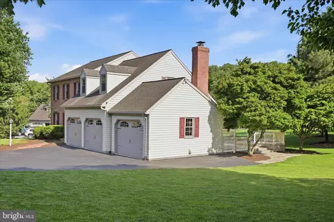 Exterior - 9 Round House Dr, Lititz, PA 17543 photo 7 of 17