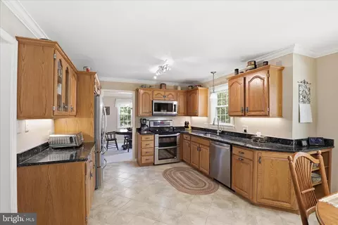 Kitchen - 9 Round House Dr, Lititz, PA 17543 photo 3 of 5