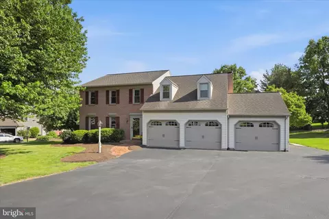 Exterior - 9 Round House Dr, Lititz, PA 17543 photo 3 of 17
