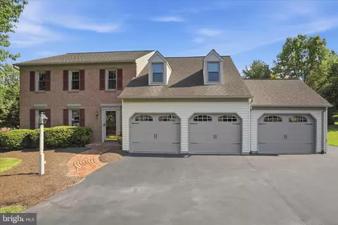 Exterior - 9 Round House Dr, Lititz, PA 17543 photo 5 of 17