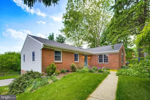 322 Hilltop Rd, Strasburg, PA 17579