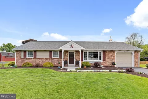 56 Timberline Dr, Leola, PA 17540