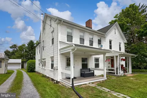 1316 Newport Rd, Manheim, PA 17545