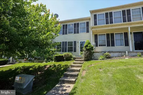 2412 Rob Dr, Mount Joy, PA 17552