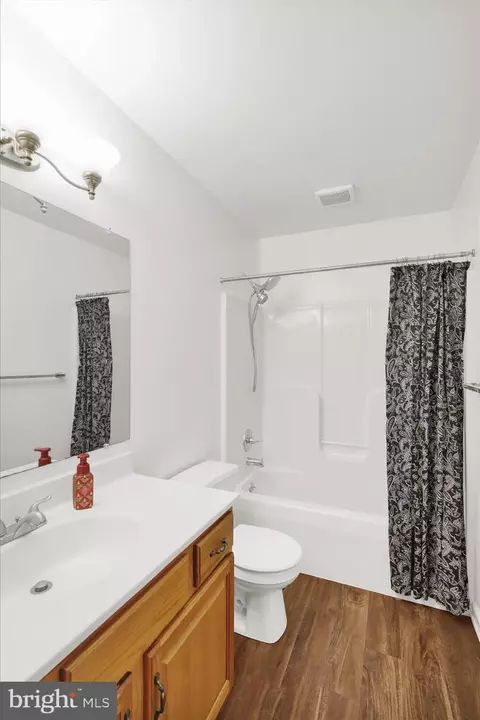Bath - 53 Heron Rd, Lititz, PA 17543 photo 2 of 3