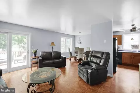 Living - 53 Heron Rd, Lititz, PA 17543 photo 3 of 3