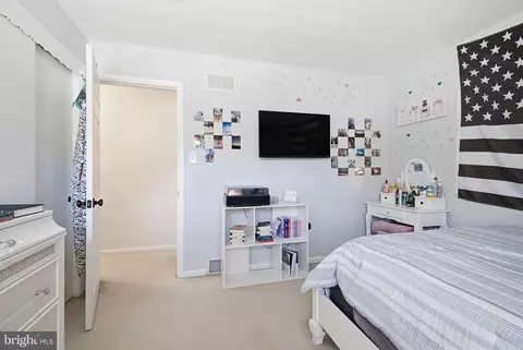 Bedroom - 449 W Marion St, Lititz, PA 17543 photo 5 of 7