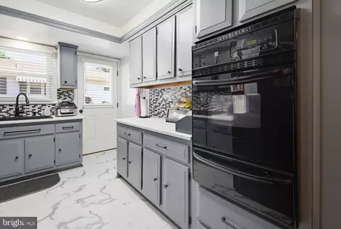 Kitchen - 449 W Marion St, Lititz, PA 17543 photo 2 of 3