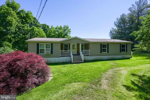 881 Camp Meeting Rd, East Earl, PA 17519