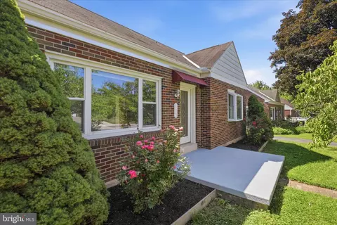 113 Penn Ave, Ephrata, PA 17522