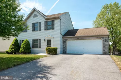 2191 Weeping Willow Ln, Mount Joy, PA 17552