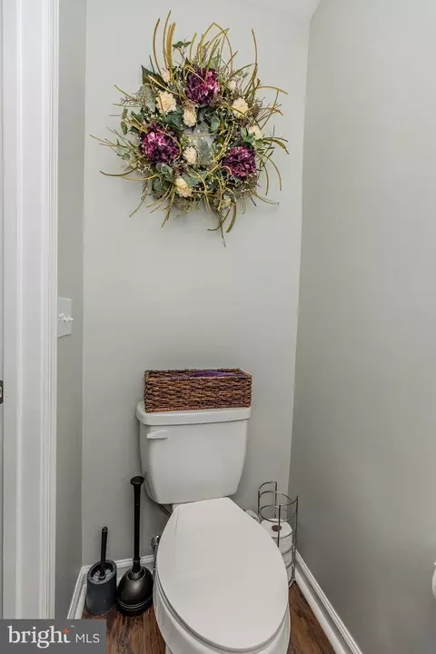 Bath - 358 Cardinal Rd, Lititz, PA 17543 photo 2 of 3