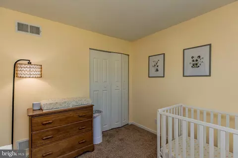 Bedroom - 358 Cardinal Rd, Lititz, PA 17543 photo 2 of 5