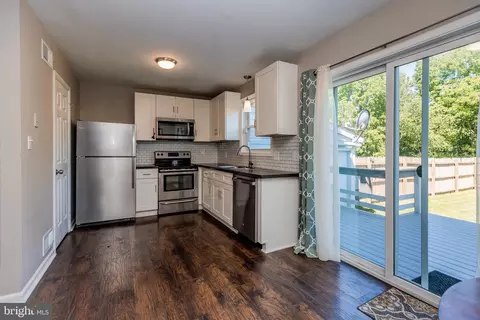 Kitchen - 358 Cardinal Rd, Lititz, PA 17543 photo 1 of 2
