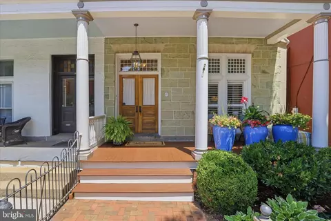 633 W Chestnut St, Lancaster, PA 17603