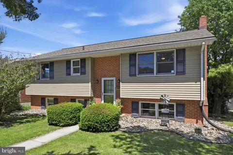 715 Center Ave, Ephrata, PA 17522
