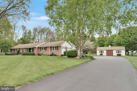 450 Galen Hall Rd, Reinholds, PA 17569