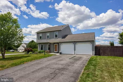 53 Rosewood Dr, Brownstown, PA 17508