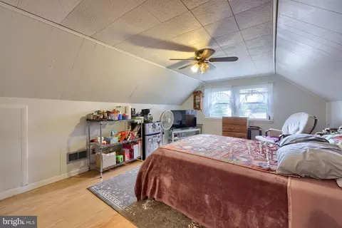 Bedroom - 17 S Elm St, Lititz, PA 17543 photo 3 of 3
