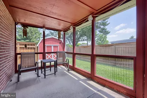 Exterior - 17 S Elm St, Lititz, PA 17543 photo 4 of 6