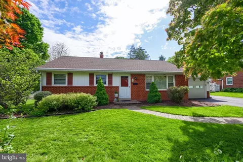 6291 Carpenter St, East Petersburg, PA 17520