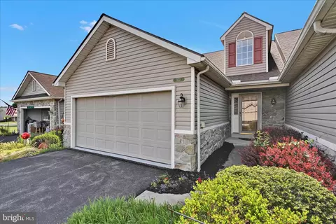 323 Hill St, Mount Joy, PA 17552