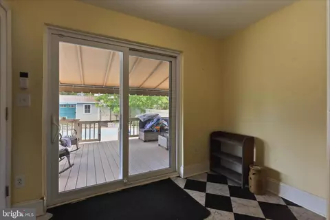 Entry Way - 531 Front St, Lititz, PA 17543 photo 6 of 15