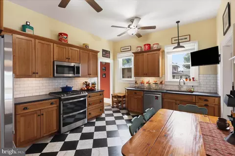 Kitchen - 531 Front St, Lititz, PA 17543 photo 2 of 3