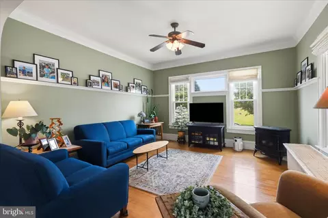 Living - 531 Front St, Lititz, PA 17543 photo 1 of 2