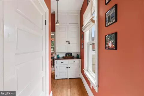 Entry Way - 531 Front St, Lititz, PA 17543 photo 3 of 15