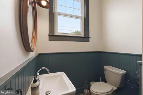 Bath - 531 Front St, Lititz, PA 17543 photo 2 of 5