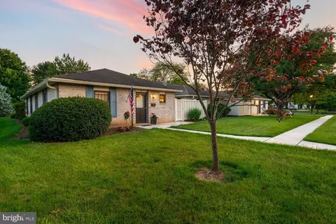 43 Valleybrook Dr, Lancaster, PA 17601